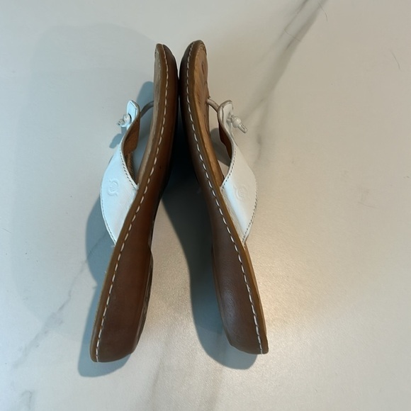 Born White Leather Flip Flop Slip On Sandals - Picture 6 of 8